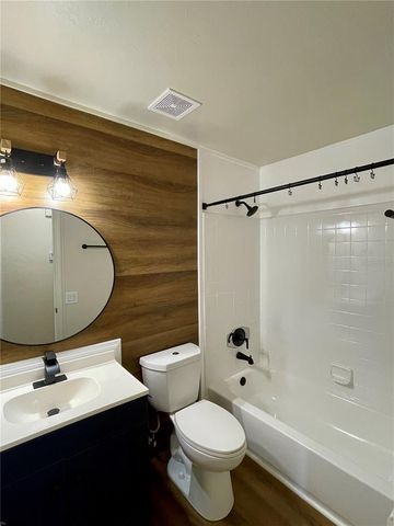 1715 NE 6TH PLACE, Gainesville, FL 32641