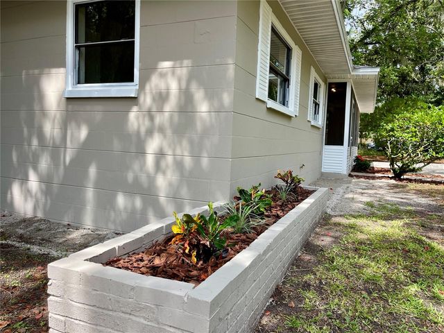 1715 NE 6TH PLACE, Gainesville, FL 32641