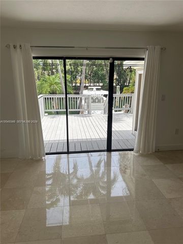3756 NE 166th St 112, North Miami Beach, FL 33160