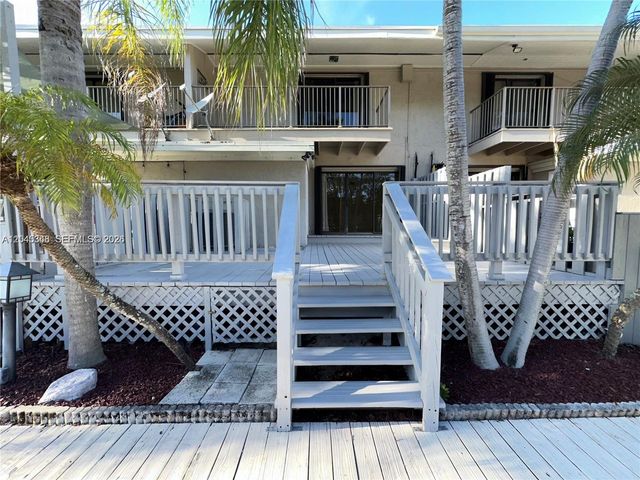 3756 NE 166th St 112, North Miami Beach, FL 33160
