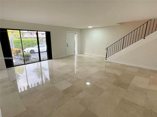 3756 NE 166th St 112, North Miami Beach, FL 33160