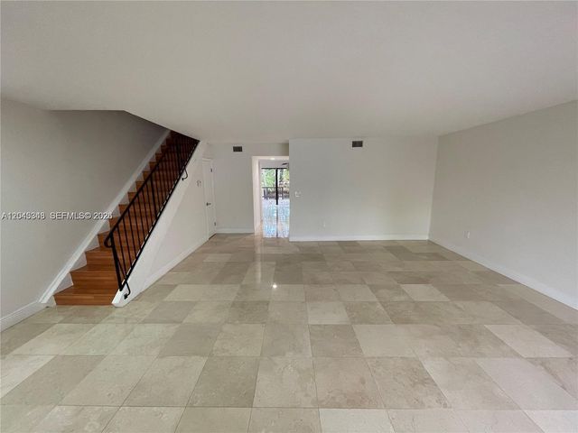 3756 NE 166th St 112, North Miami Beach, FL 33160