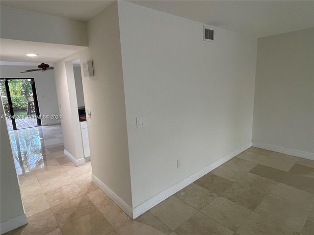 3756 NE 166th St 112, North Miami Beach, FL 33160