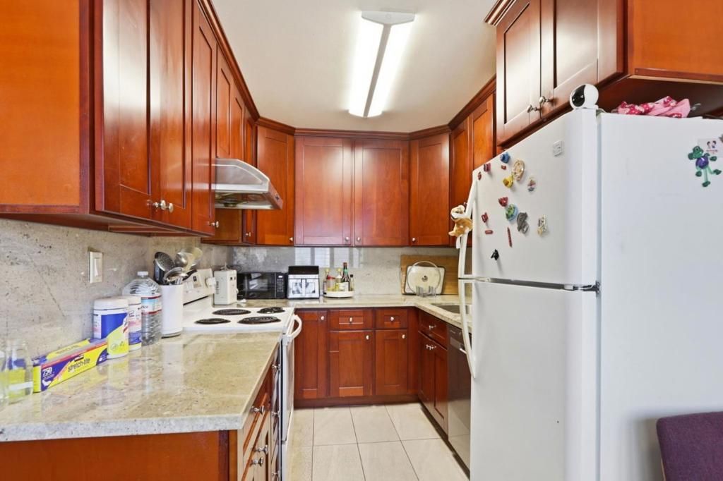 Image 28 of property listing at 6351 Bollinger Road, Cupertino, CA 95014