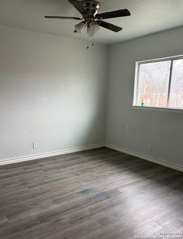 8831 Five Palms Dr, San Antonio, TX 78242