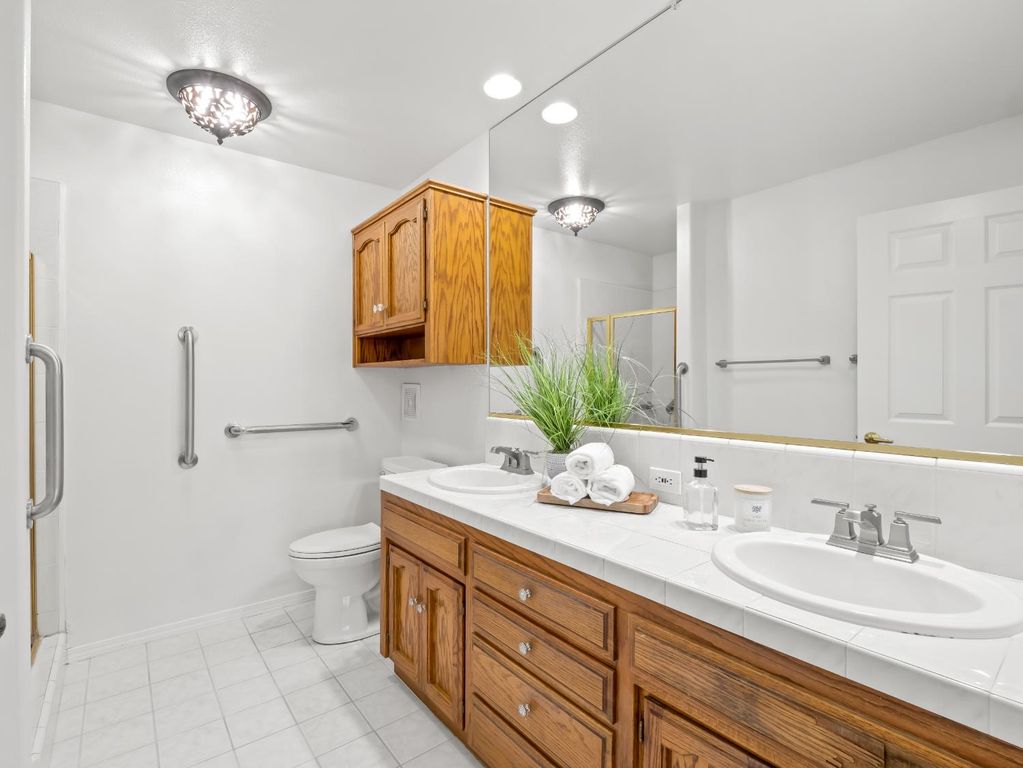 Image 17 of property listing at 1542 E Alluvial Avenue # 137, Fresno, CA 93720