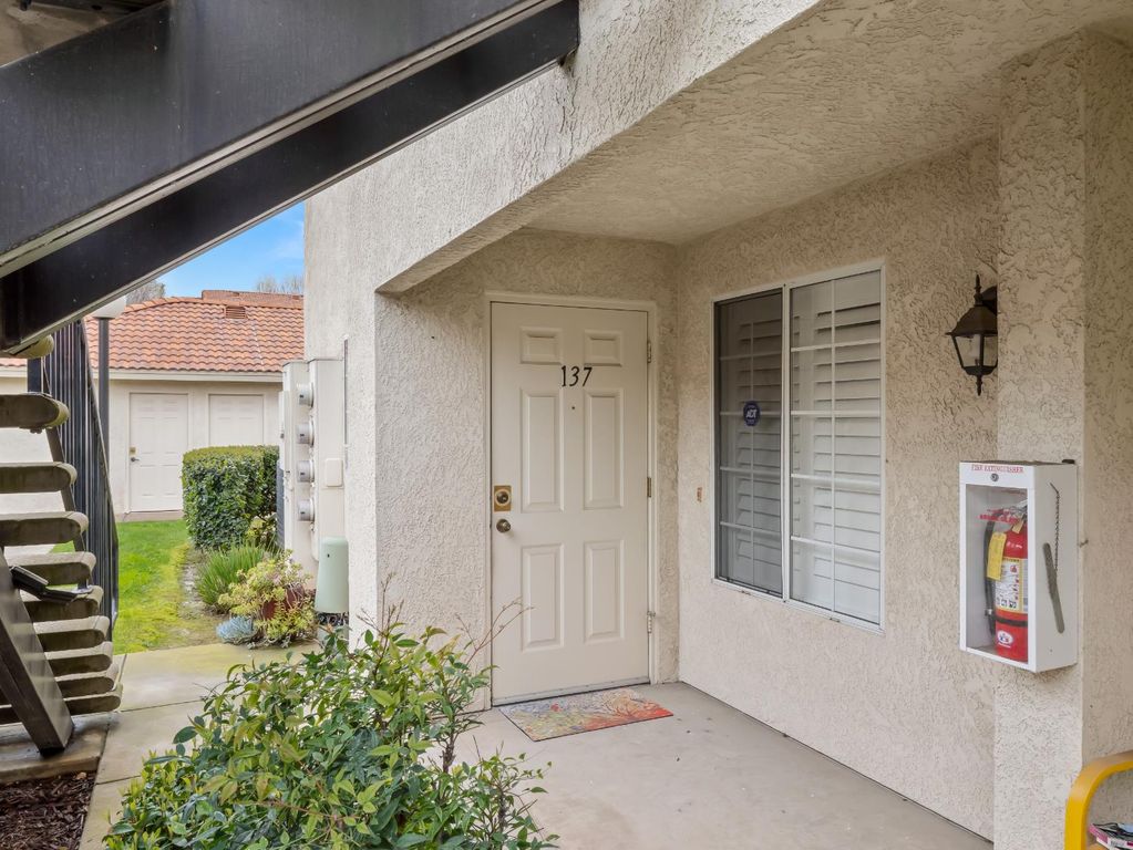 Image 2 of property listing at 1542 E Alluvial Avenue # 137, Fresno, CA 93720