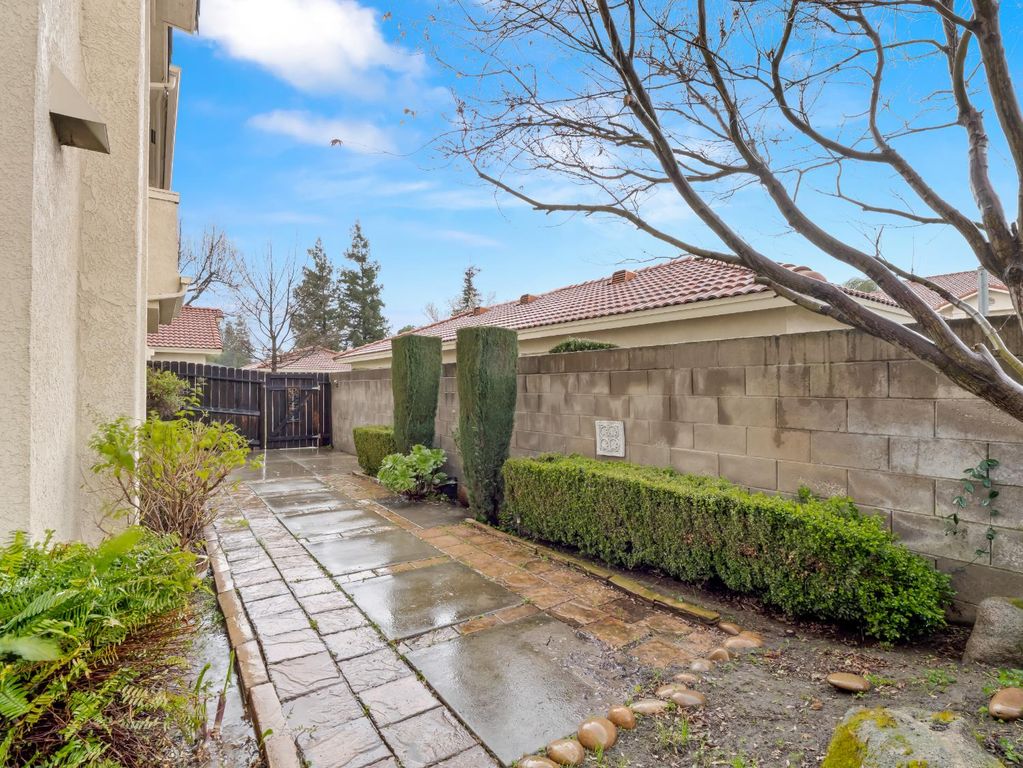 Image 21 of property listing at 1542 E Alluvial Avenue # 137, Fresno, CA 93720