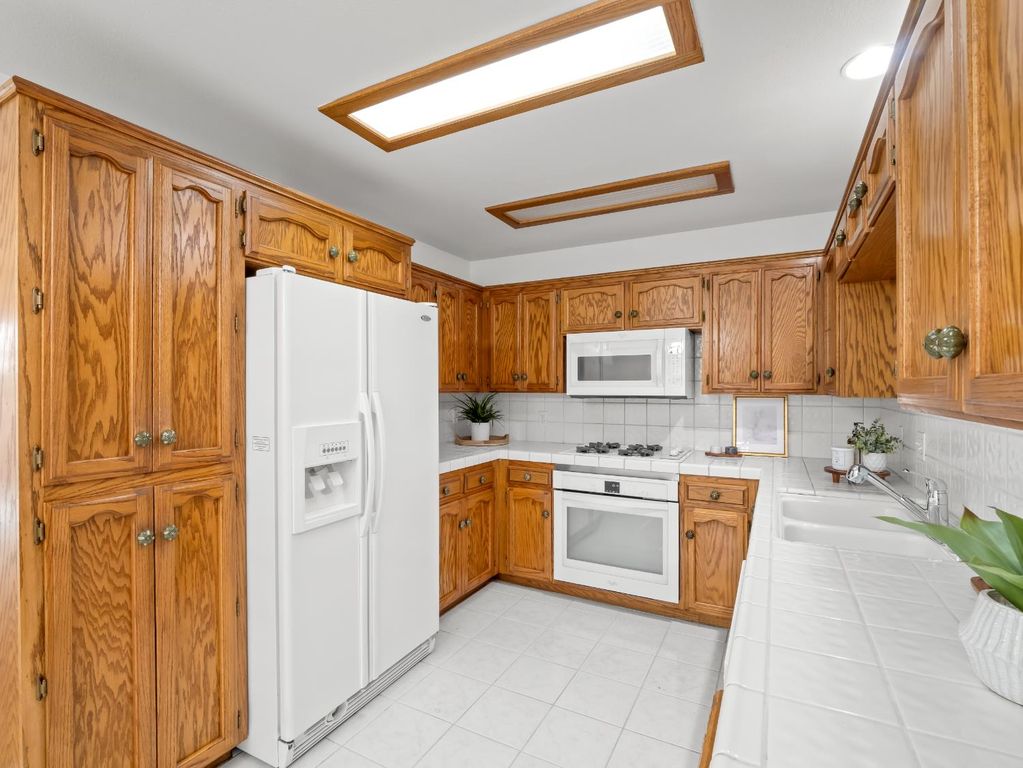 Image 8 of property listing at 1542 E Alluvial Avenue # 137, Fresno, CA 93720