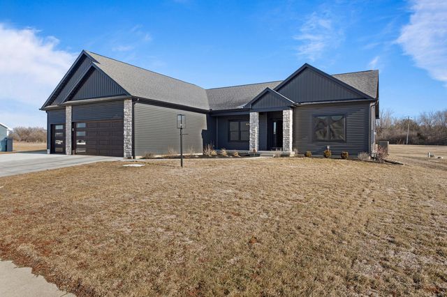 606 N Beacon Hill Circle, Urbana, IL 61802