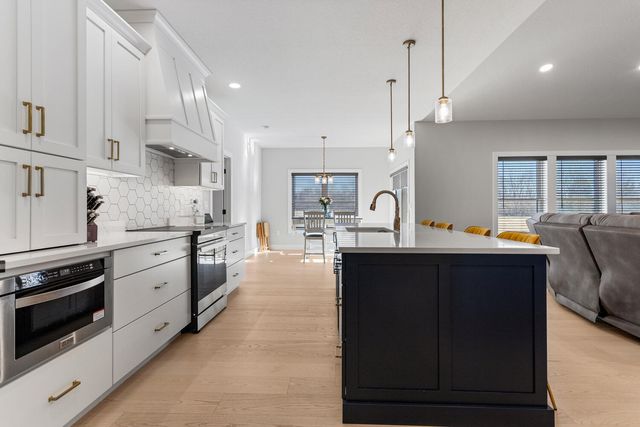 606 N Beacon Hill Circle, Urbana, IL 61802