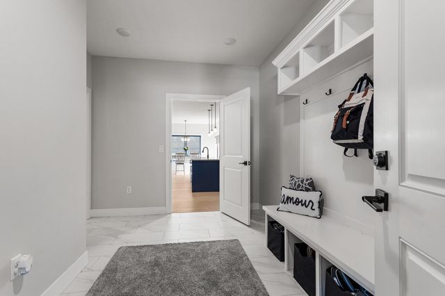 606 N Beacon Hill Circle, Urbana, IL 61802