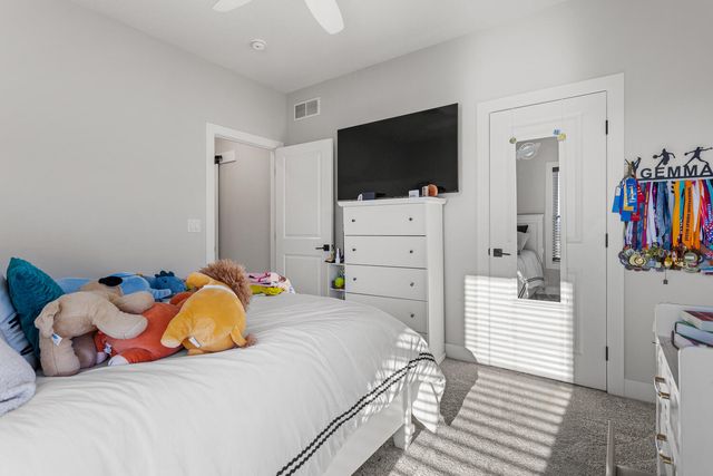 606 N Beacon Hill Circle, Urbana, IL 61802