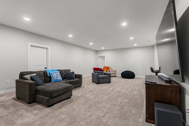 606 N Beacon Hill Circle, Urbana, IL 61802