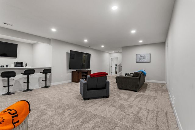 606 N Beacon Hill Circle, Urbana, IL 61802