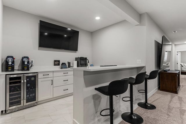 606 N Beacon Hill Circle, Urbana, IL 61802