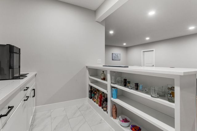 606 N Beacon Hill Circle, Urbana, IL 61802