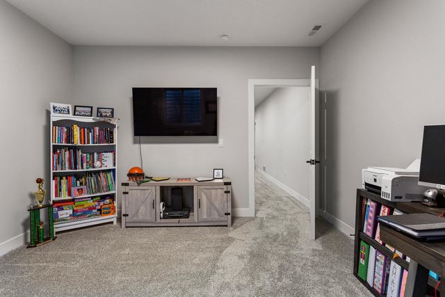 606 N Beacon Hill Circle, Urbana, IL 61802