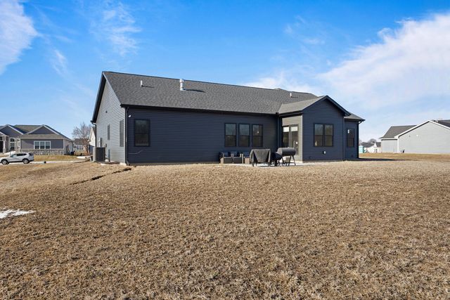 606 N Beacon Hill Circle, Urbana, IL 61802