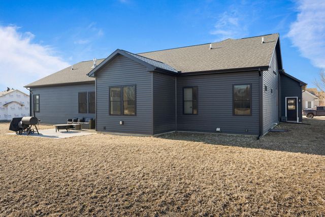 606 N Beacon Hill Circle, Urbana, IL 61802