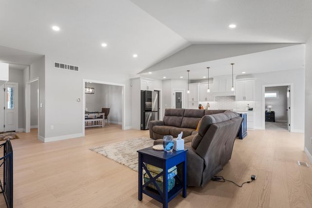 606 N Beacon Hill Circle, Urbana, IL 61802