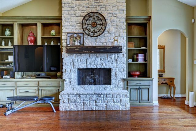 10426 Clubhouse Circle, Magnolia, TX 77354