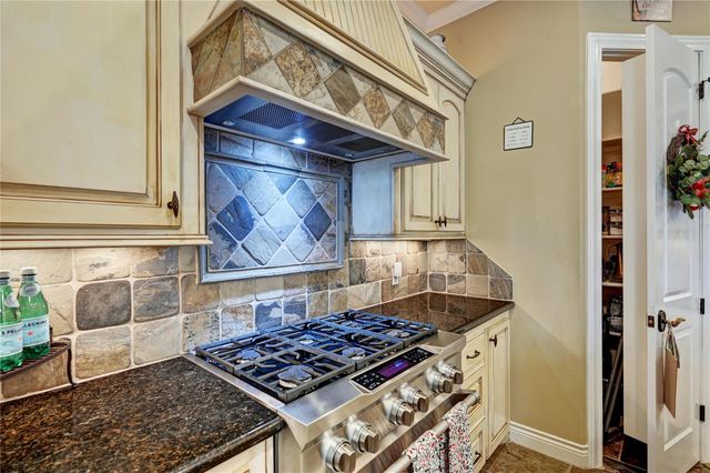 10426 Clubhouse Circle, Magnolia, TX 77354