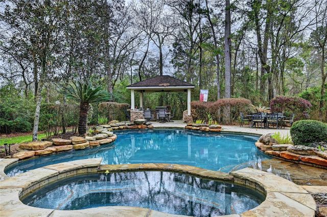 10426 Clubhouse Circle, Magnolia, TX 77354