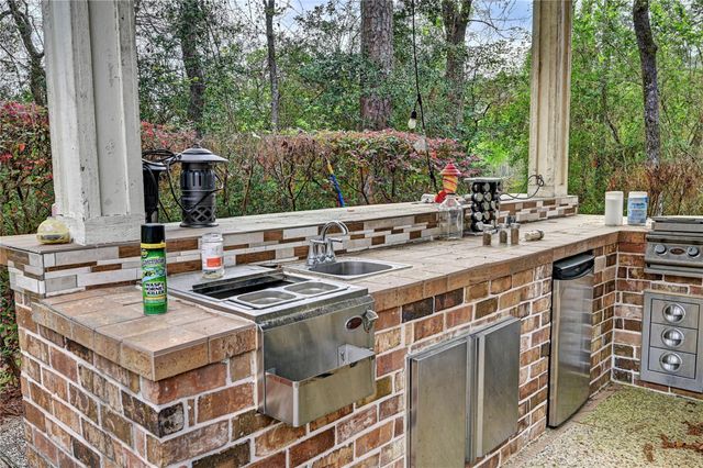 10426 Clubhouse Circle, Magnolia, TX 77354