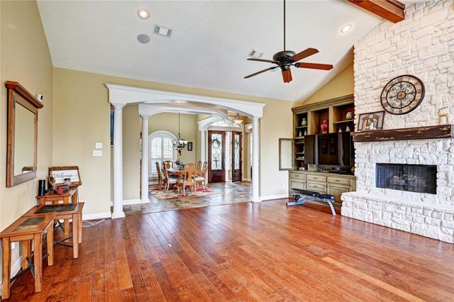 10426 Clubhouse Circle, Magnolia, TX 77354