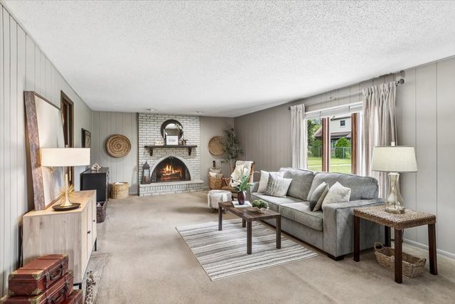 350 Essex Lane, New Lenox, IL 60451
