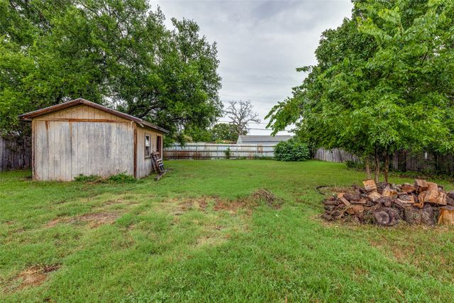 101 Gordon Drive, Azle, TX 76020