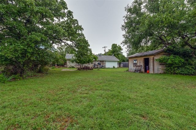101 Gordon Drive, Azle, TX 76020