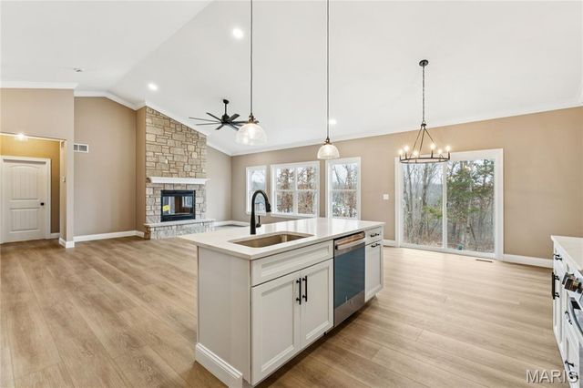 442 Shady Trail Drive, Troy, MO 63379