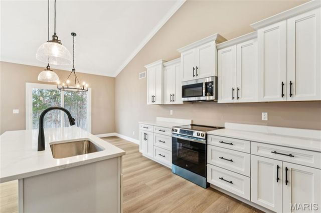 442 Shady Trail Drive, Troy, MO 63379