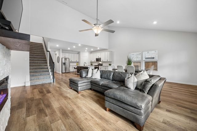 10105 Lakemont Drive, Fort Worth, TX 76131