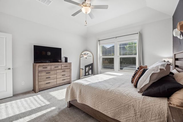 10105 Lakemont Drive, Fort Worth, TX 76131