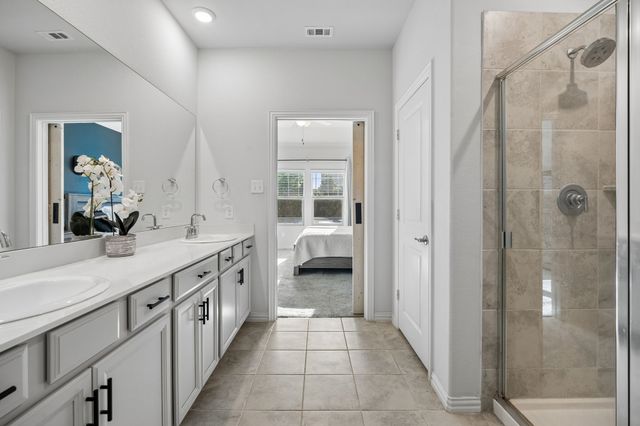 10105 Lakemont Drive, Fort Worth, TX 76131