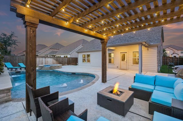10105 Lakemont Drive, Fort Worth, TX 76131