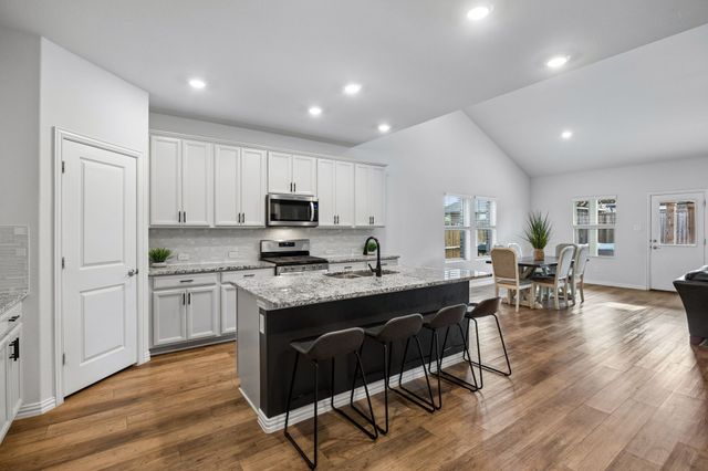 10105 Lakemont Drive, Fort Worth, TX 76131