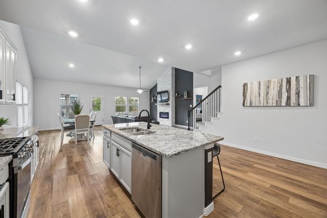 10105 Lakemont Drive, Fort Worth, TX 76131