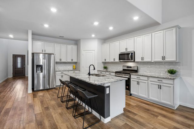 10105 Lakemont Drive, Fort Worth, TX 76131