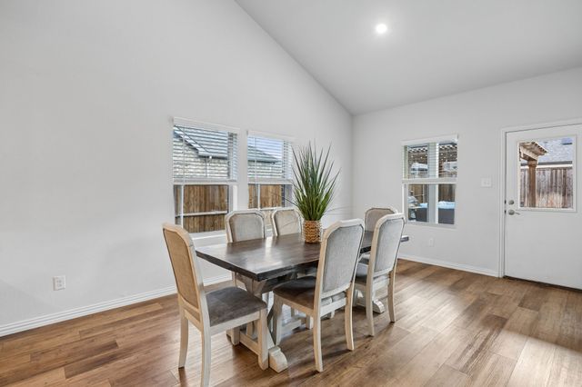 10105 Lakemont Drive, Fort Worth, TX 76131