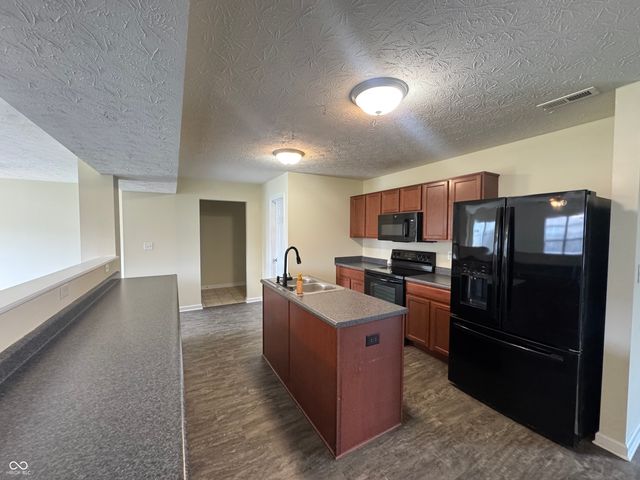 2216 Cherrybark Court, Shelbyville, IN 46176