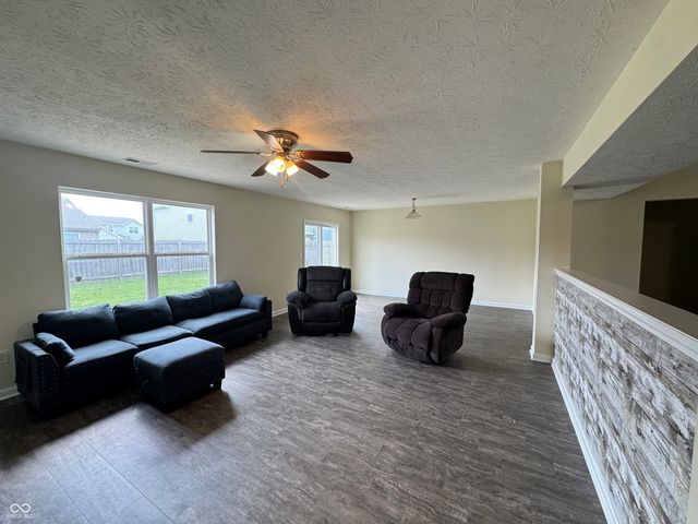 2216 Cherrybark Court, Shelbyville, IN 46176