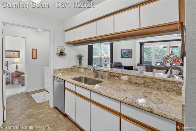 1673 Weatherstone Drive, Ann Arbor, MI 48108