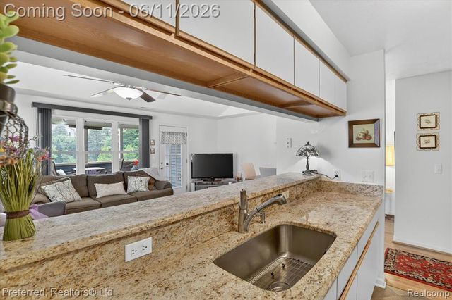 1673 Weatherstone Drive, Ann Arbor, MI 48108