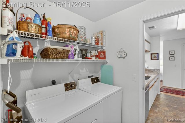 1673 Weatherstone Drive, Ann Arbor, MI 48108