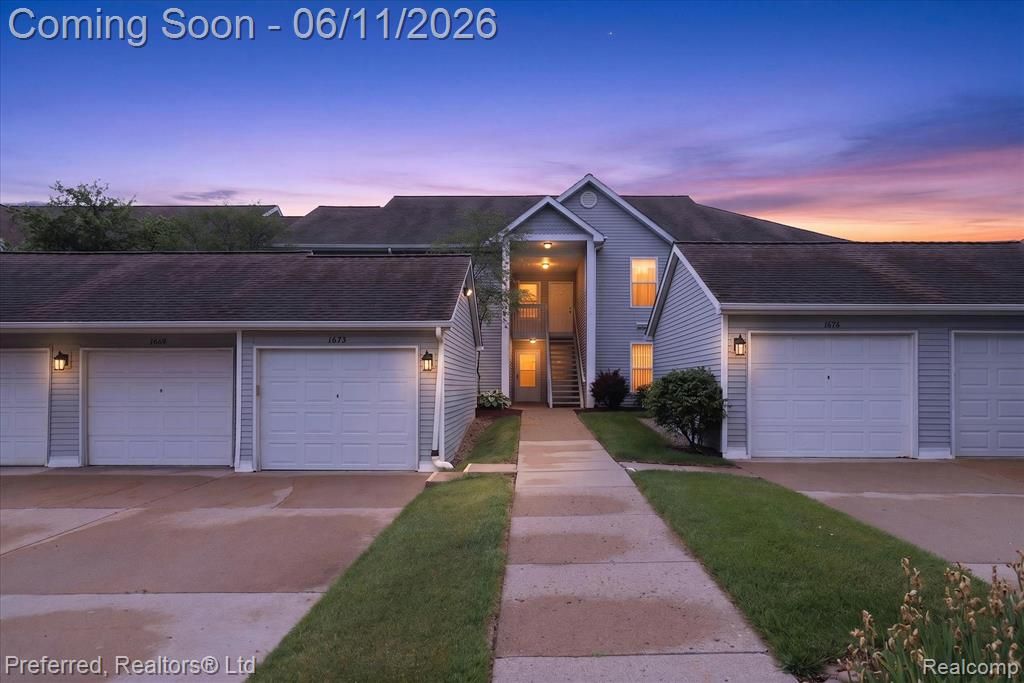 1673 Weatherstone Drive, Ann Arbor, MI 48108
