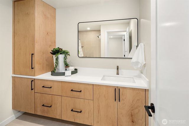5 151st Place SE, Bellevue, WA 98007